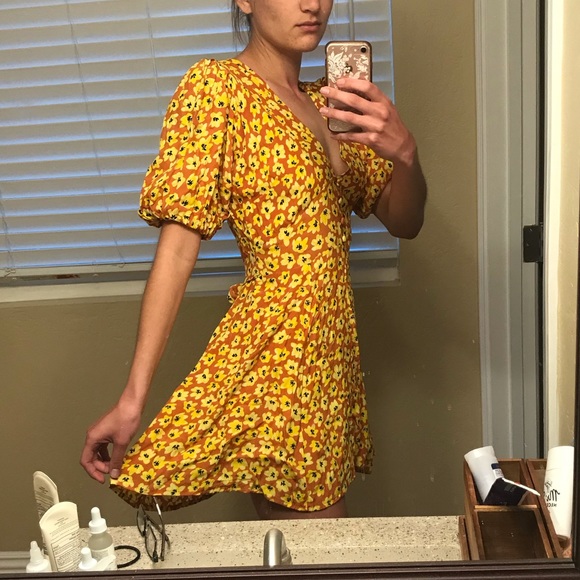 Faithfull the Brand Dresses & Skirts - Faithful the Brand Ilia floral dress